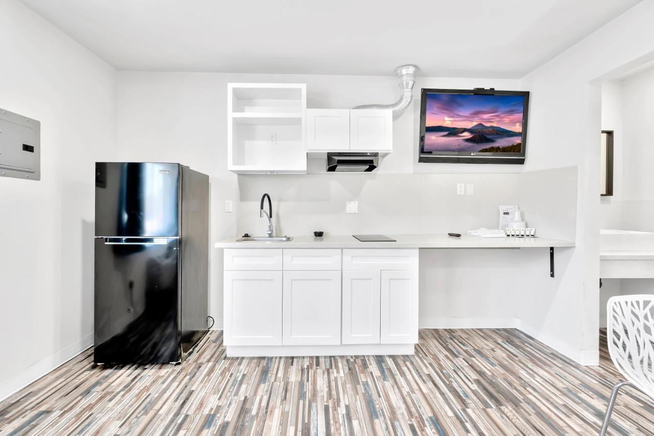 Tradewinds Motel Lakewood Exteriér fotografie