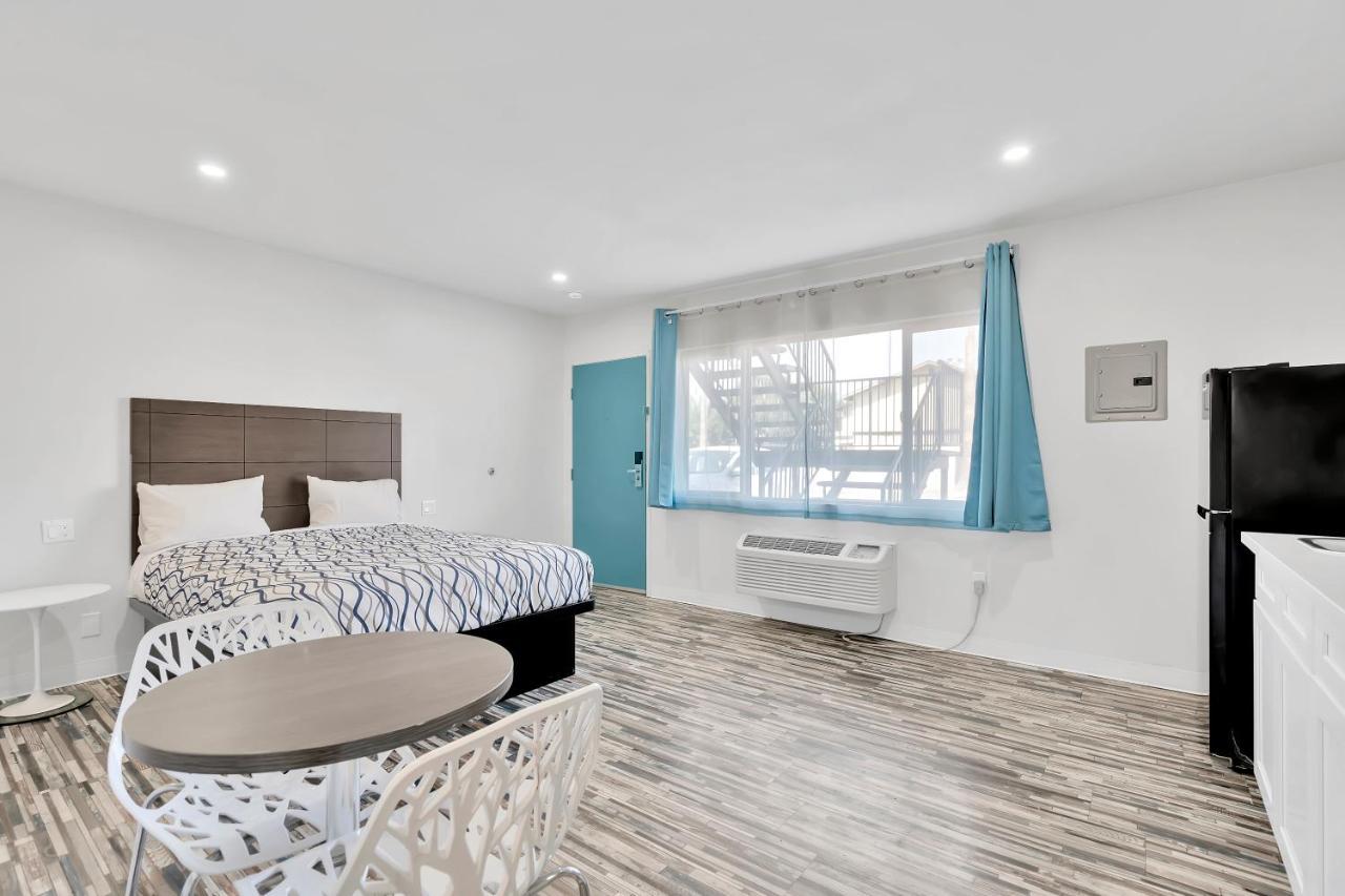 Tradewinds Motel Lakewood Exteriér fotografie