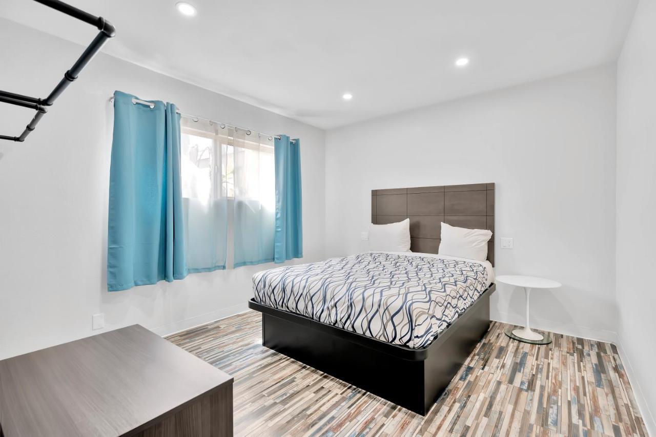 Tradewinds Motel Lakewood Exteriér fotografie