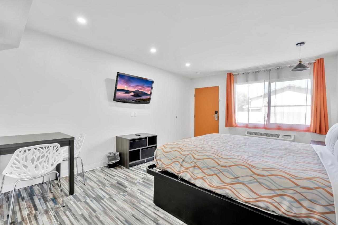 Tradewinds Motel Lakewood Exteriér fotografie
